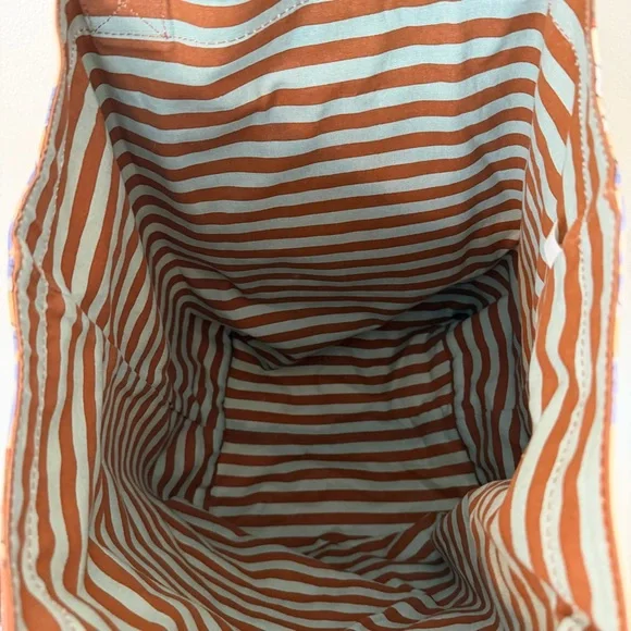 TORY BURCH Gracie Printed Canvas Tote in Postcard from Hawaii - Picture 11 of 12